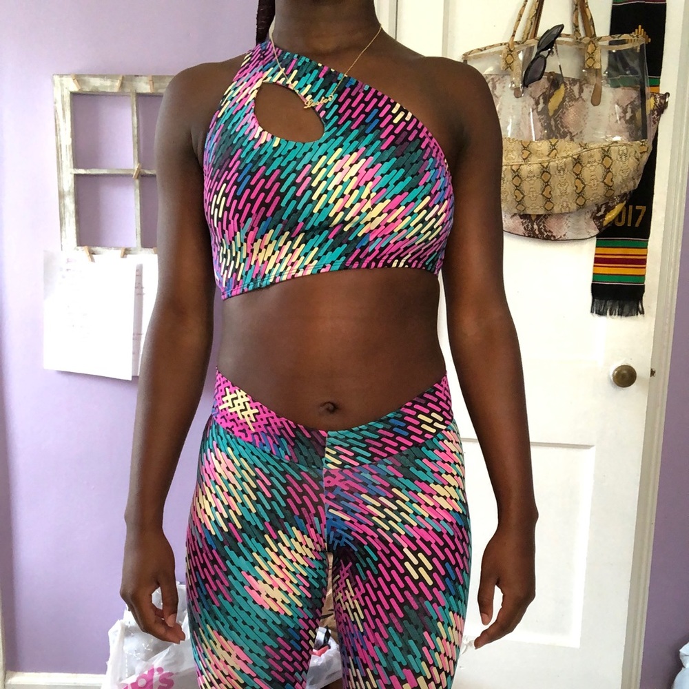 MULTI COLORED WORKOUT SET